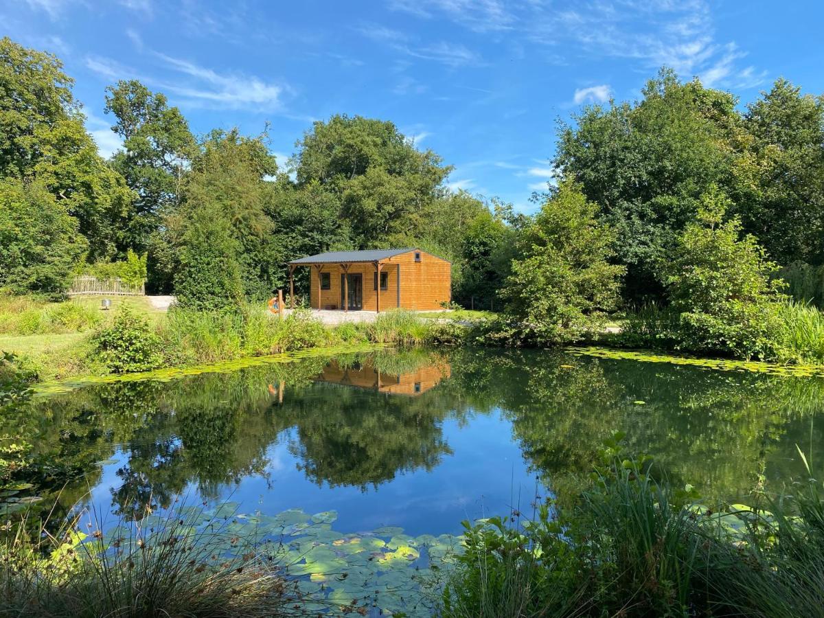 Kingfisher Cabin - Wild Escapes Wrenbury Off Grid Glamping - Ages 12 And Over Baddiley Exteriör bild