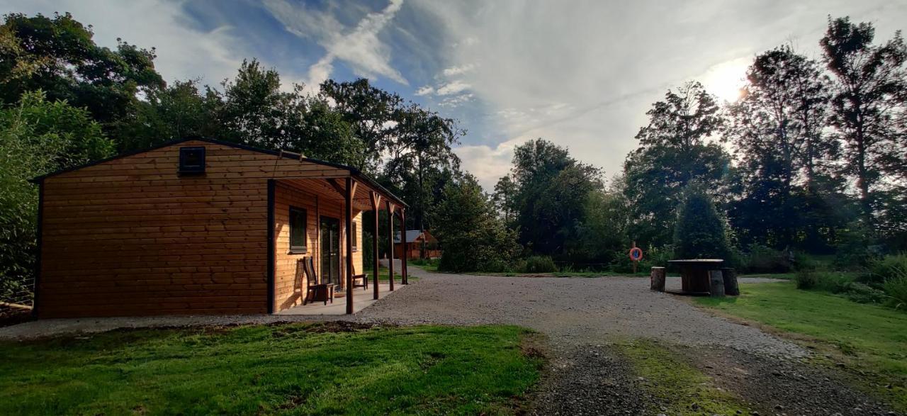 Kingfisher Cabin - Wild Escapes Wrenbury Off Grid Glamping - Ages 12 And Over Baddiley Exteriör bild